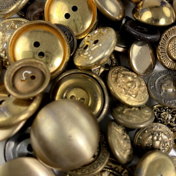 Vintage Metal Buttons Eagles Flowers Random God Tone Lot 60 Plus u - Picture 3 of 7